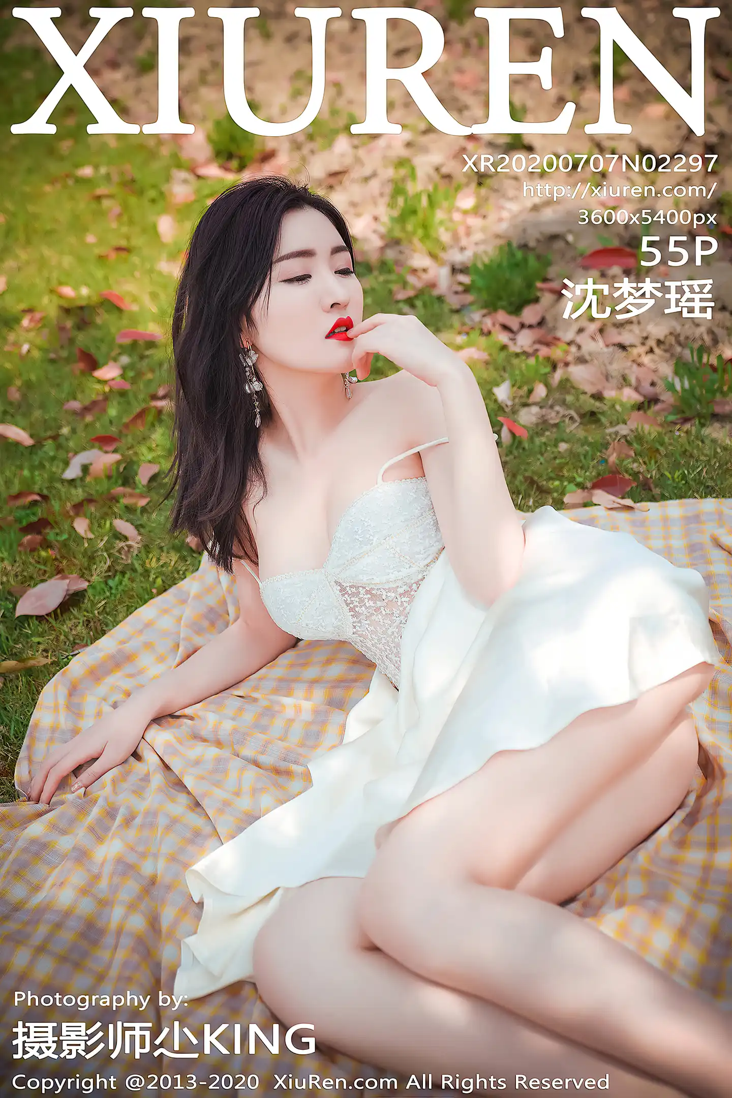 [XiuRen秀人网]No.2297_嫩模沈梦瑶外景吊裙主题草地上半脱裙子真空露火辣身材诱惑写真55P-秀人网 - XiuRen.Space